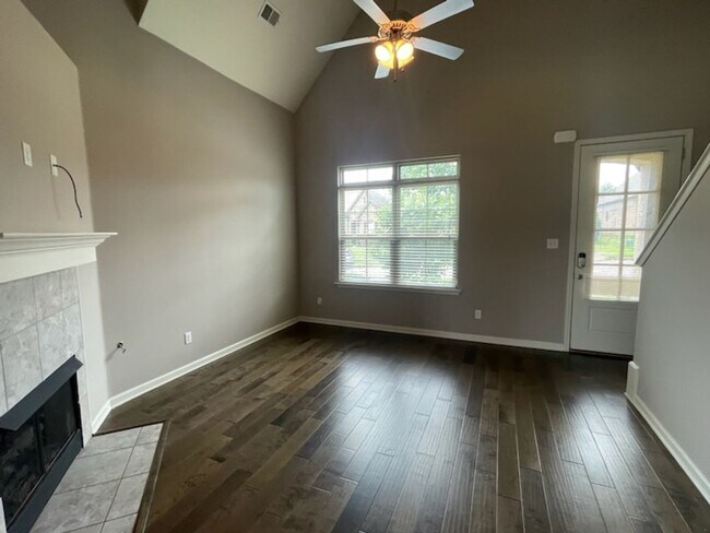 Building Photo - BRAND NEW 4 BEDROOM HOME IN BETHEL PARK!!