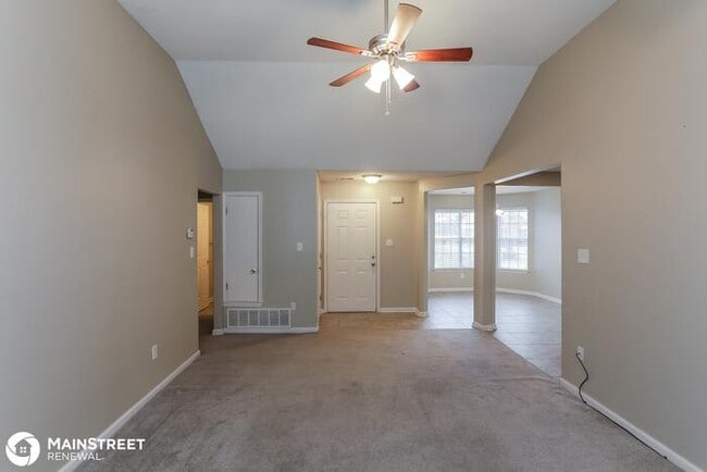 Foto del edificio - 6659 Ross Manor Dr, Memphis, TN 38141
