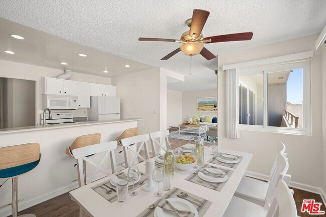 Foto del edificio - 18002 Coastline Dr