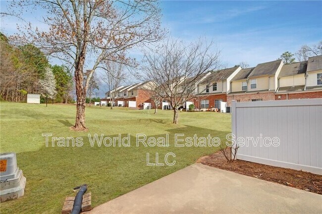 Foto del edificio - 1102 Pleasant Oaks Ct