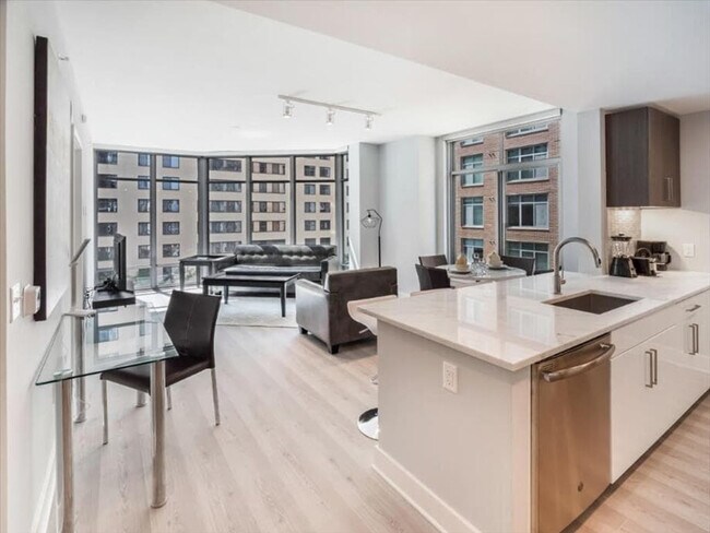 Foto del edificio - 4836 Rugby Ave