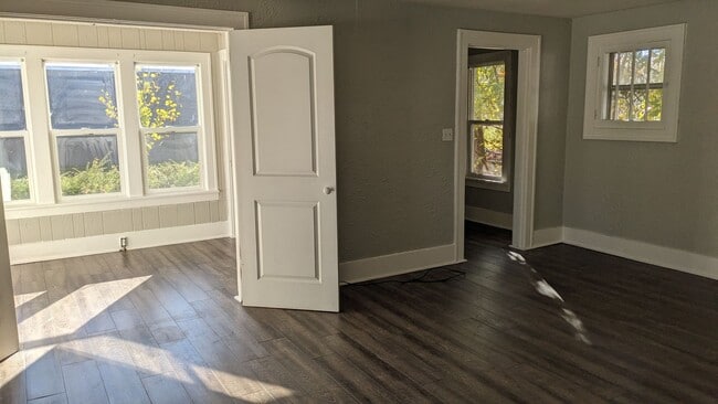 Foto del edificio - Two Bedroom + Bonus Room Home in Kalamazoo