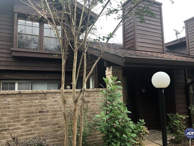 Foto del edificio - 2510 Grants Lake Blvd