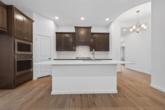 Building Photo - 5015 Bowen Pr Dr