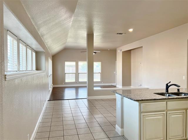 Foto del edificio - 6613 Meadow Glen Dr