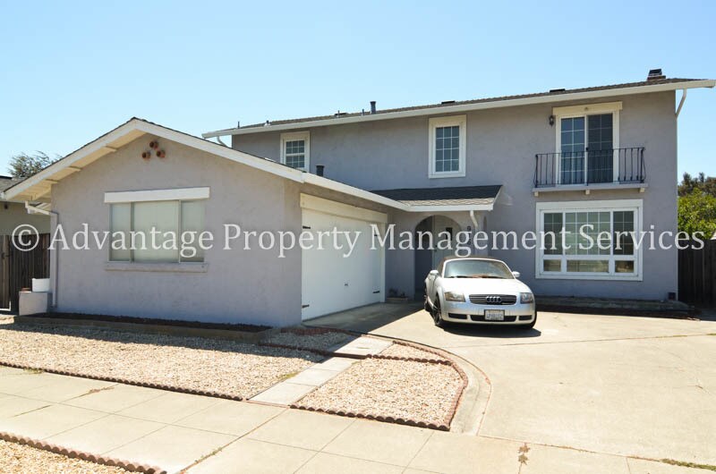 Primary Photo - 916 Crane Ave