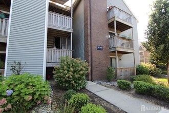 Building Photo - 5019 Ravens Crest Dr