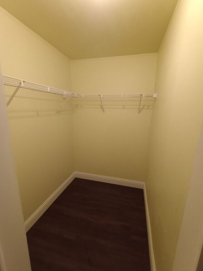 Foto del edificio - 3 Bed Charming Updated Home Silver Springs