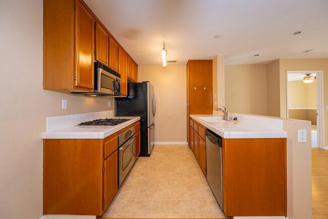 Foto del edificio - 9728 Marilla Dr