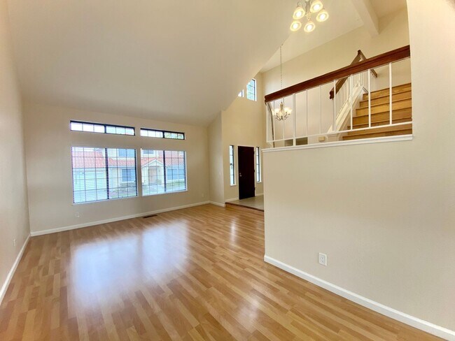 Foto del edificio - Dazzling 4-Bedroom Home for Rent - Mission San Jose!