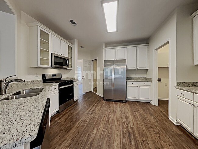 Building Photo - 1460 Redbud Way