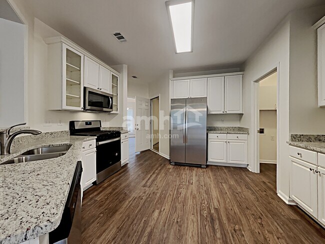 Foto del edificio - 1460 Redbud Way