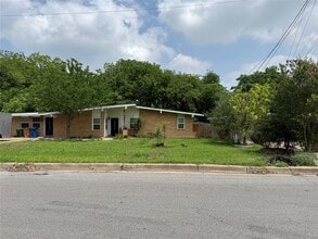 Building Photo - 300 W Covington Dr