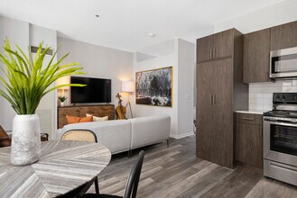 Building Photo - Century Tower