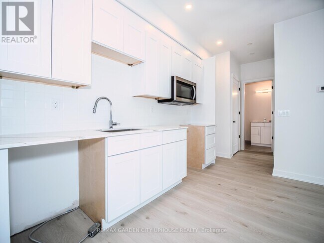 Building Photo - 57 Carlisle St