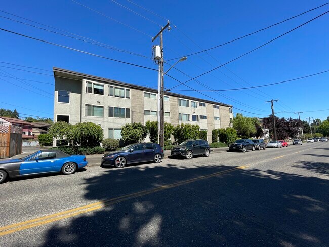 Building Photo - Welcome to the Barbi Apartments!