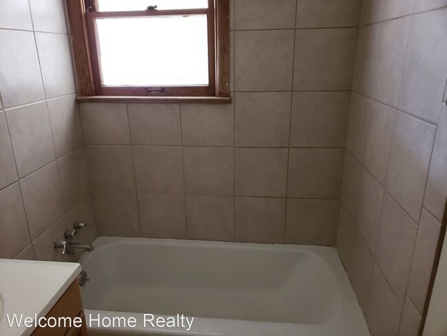 Building Photo - 2 br, 1 bath House - 1103 Puerto Rico