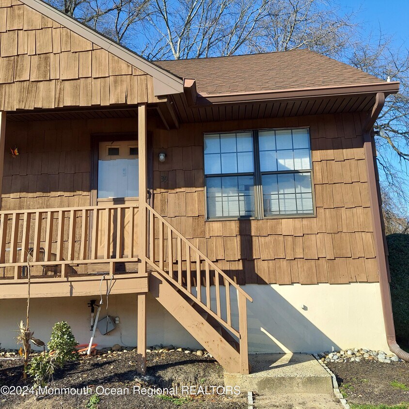 39 Quail Run Dr Unit B, Jamesburg, NJ 08831 Condo for Rent in