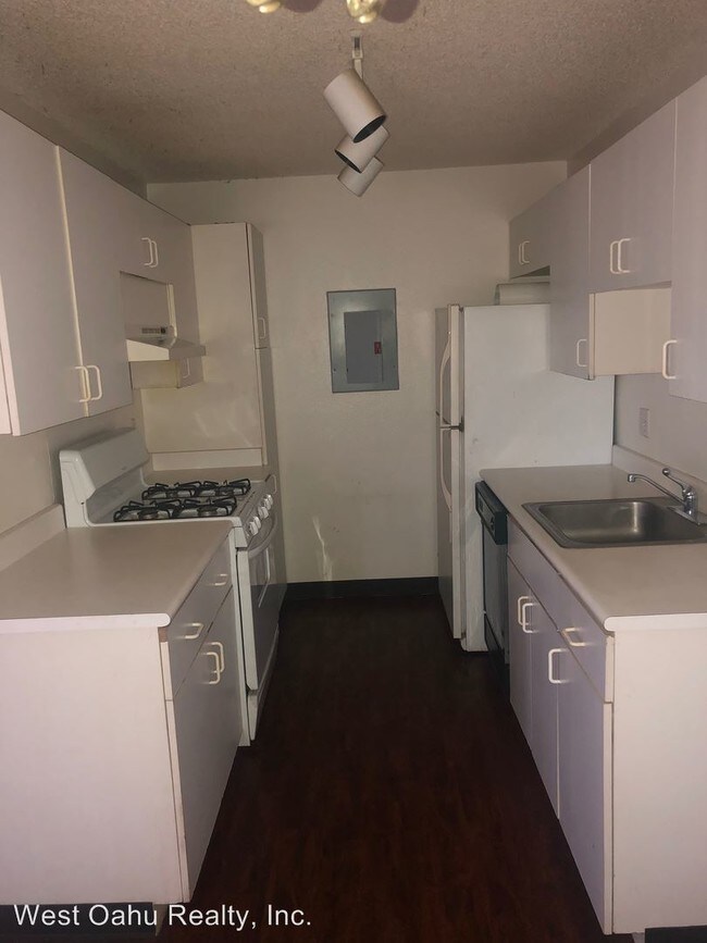 Building Photo - 2 br, 1 bath House - 91-1062 Mikohu St #4U