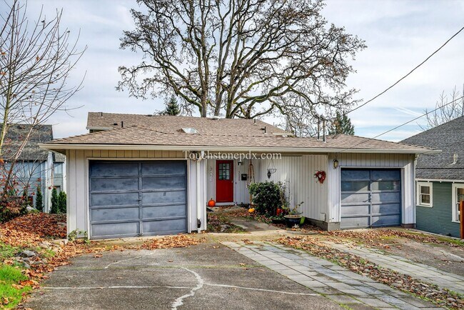 Foto del edificio - Bright Home with Stunning Mountain Skyline Setting!