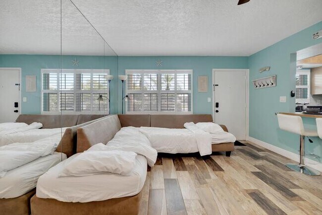 Building Photo - 505 66th Ave