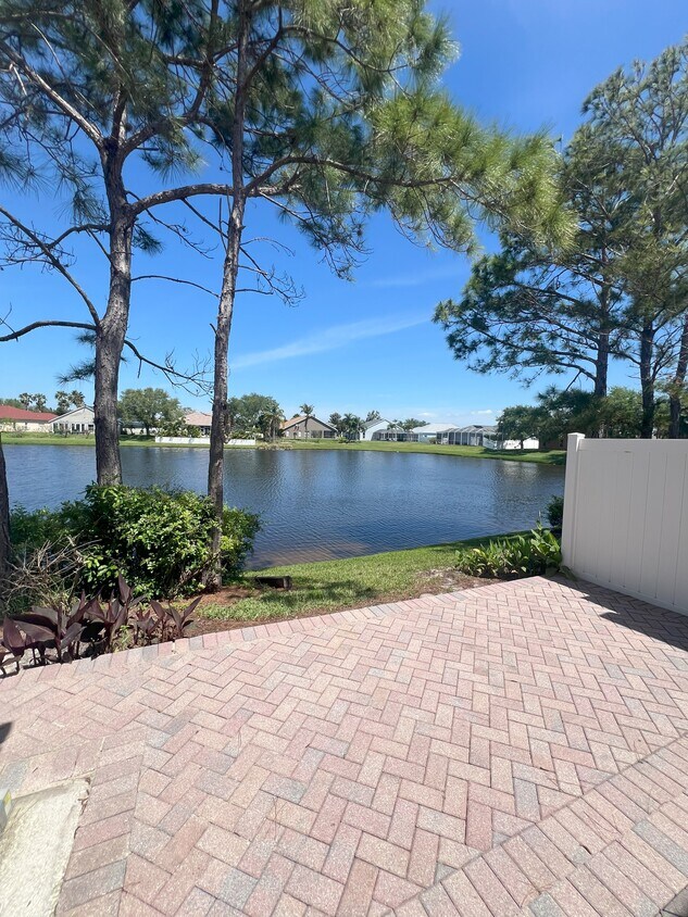 Foto principal - 563 Shoreham Ct NE