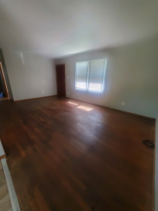 Building Photo - 21538 Gailine Ave