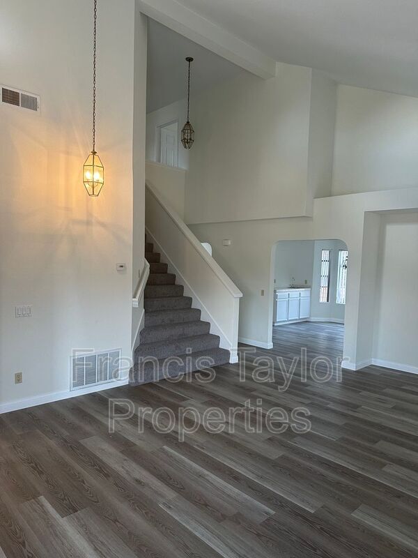 Building Photo - 954 Cornwell Ct