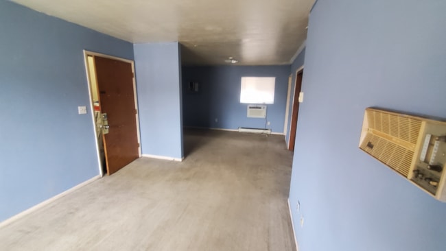 Building Photo - 712 Cedar Dr