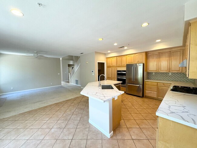 Building Photo - Perfect Shape Single Family Home in Liverm...