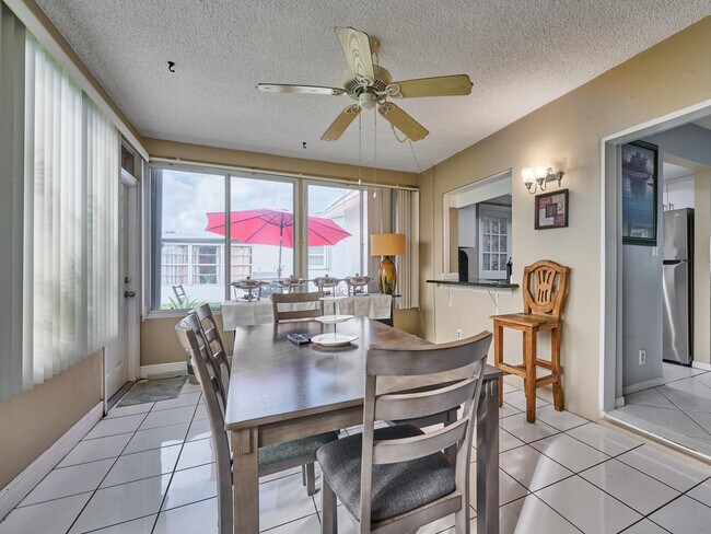 Foto del edificio - 519 SW 18th St