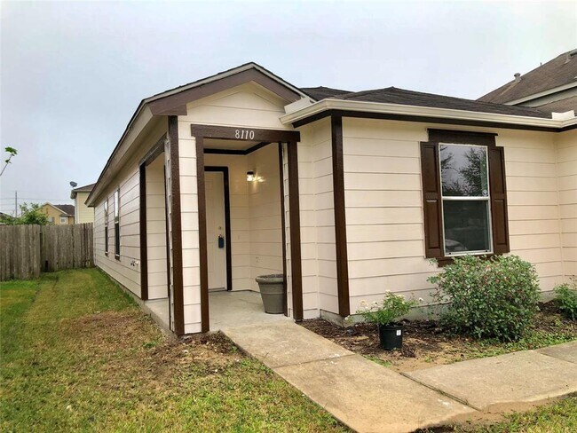 Building Photo - 8110 Forest Glen Dr