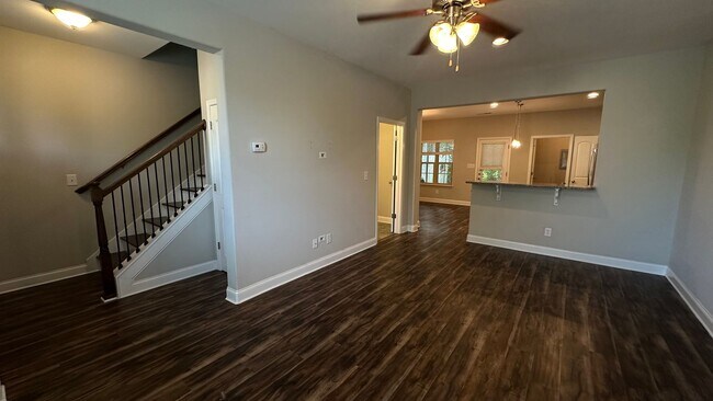 Foto del edificio - Beautiful Townhouse in the Heart of Bellevue