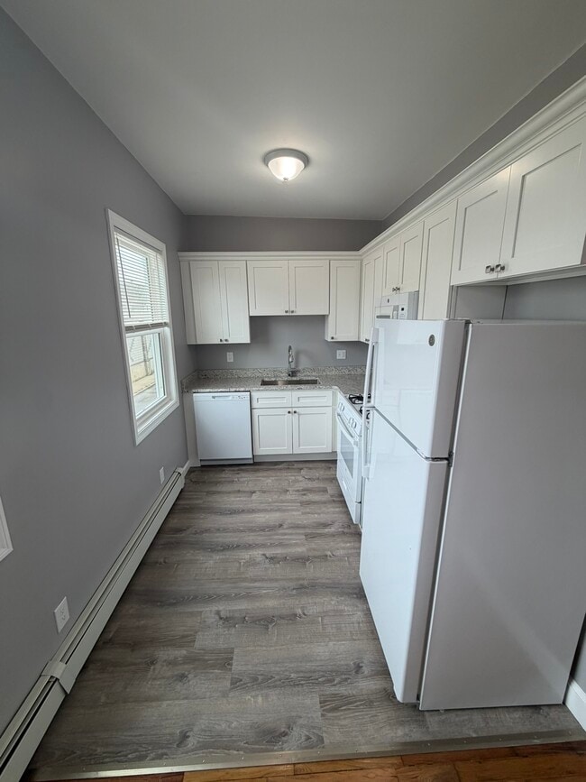 Building Photo - 559 Dorchester Ave