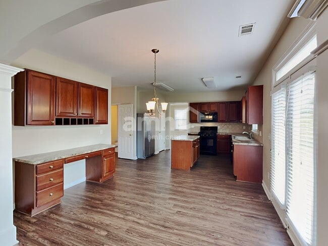 Building Photo - 7366 Poppy Way