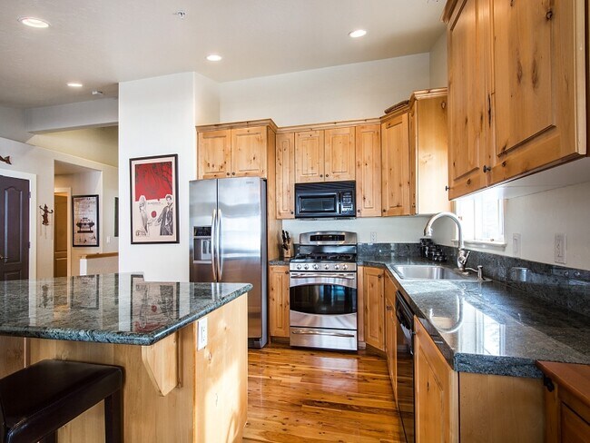 Foto del edificio - 5133 Cove Canyon Dr