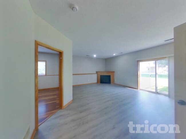 Building Photo - 2739 Zumbrota Cir NE