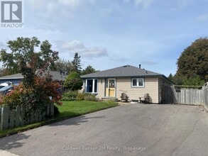 Building Photo - 691 Wesley Dr