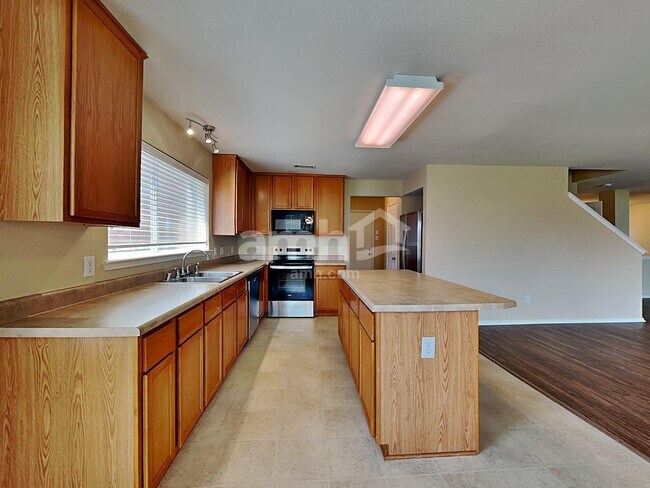 Foto del edificio - 5009 Blackwood Dr
