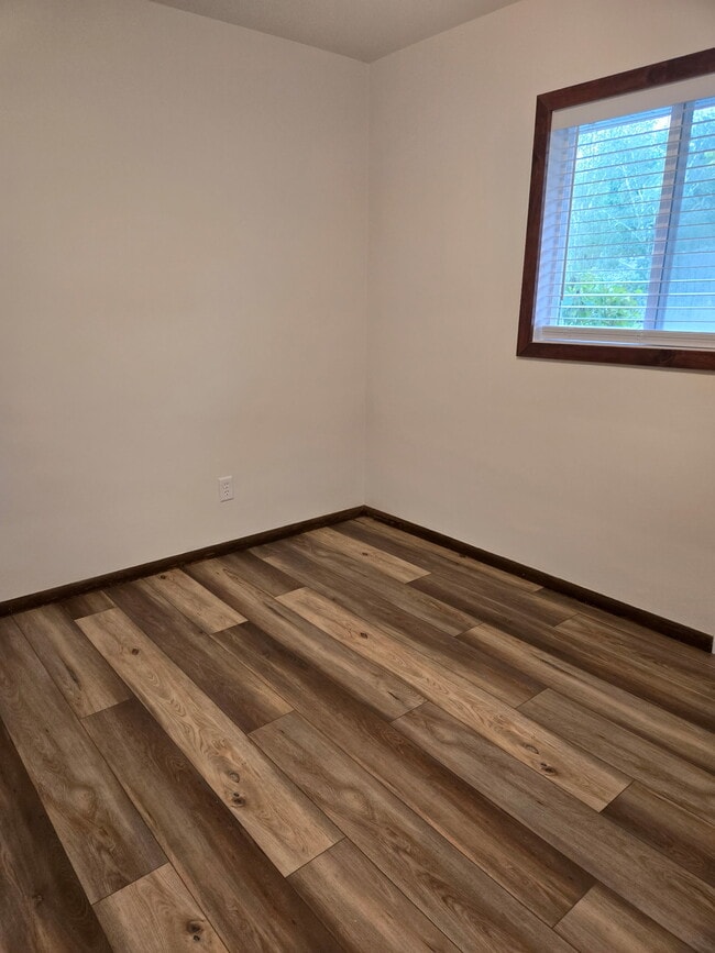 Building Photo - 501 Suszycki Dr