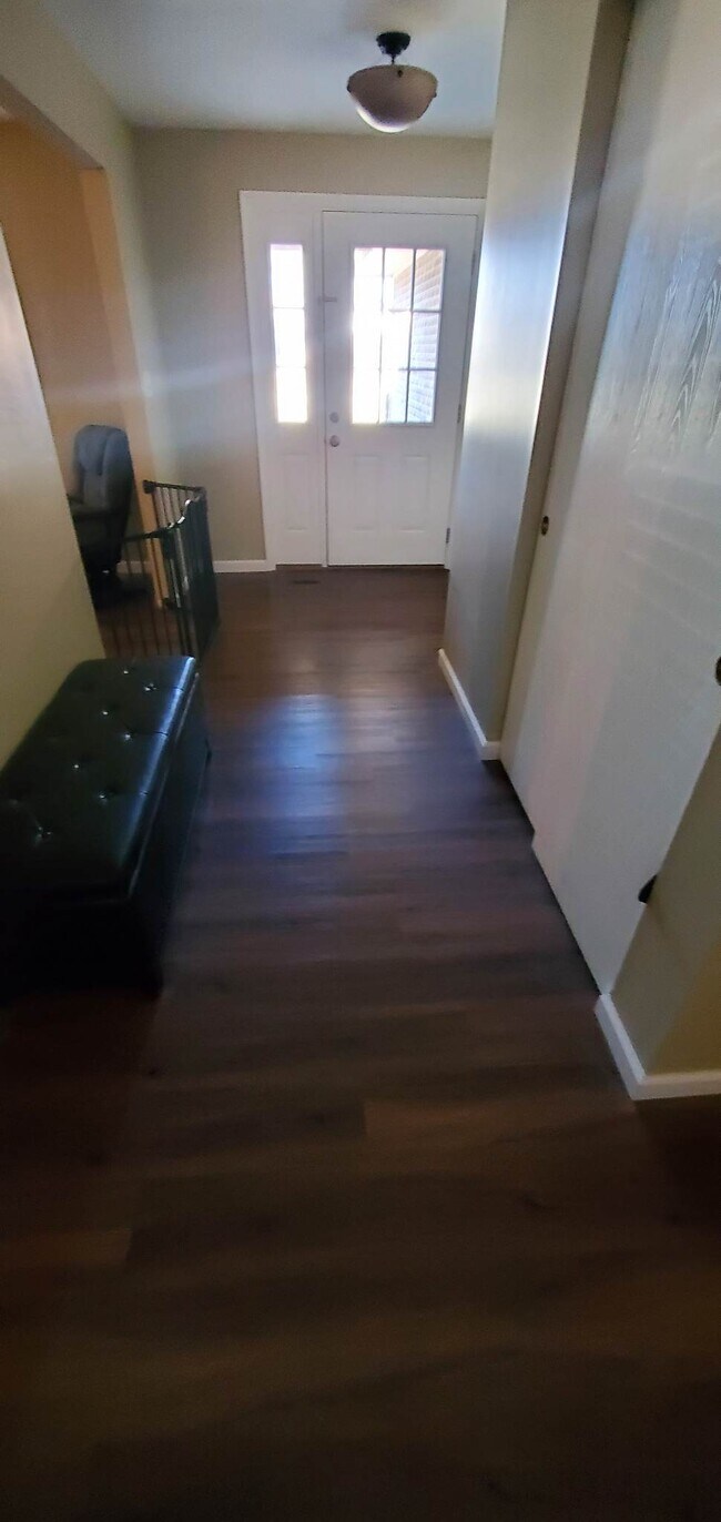 Foto del edificio - 2032 Meadowside Ln