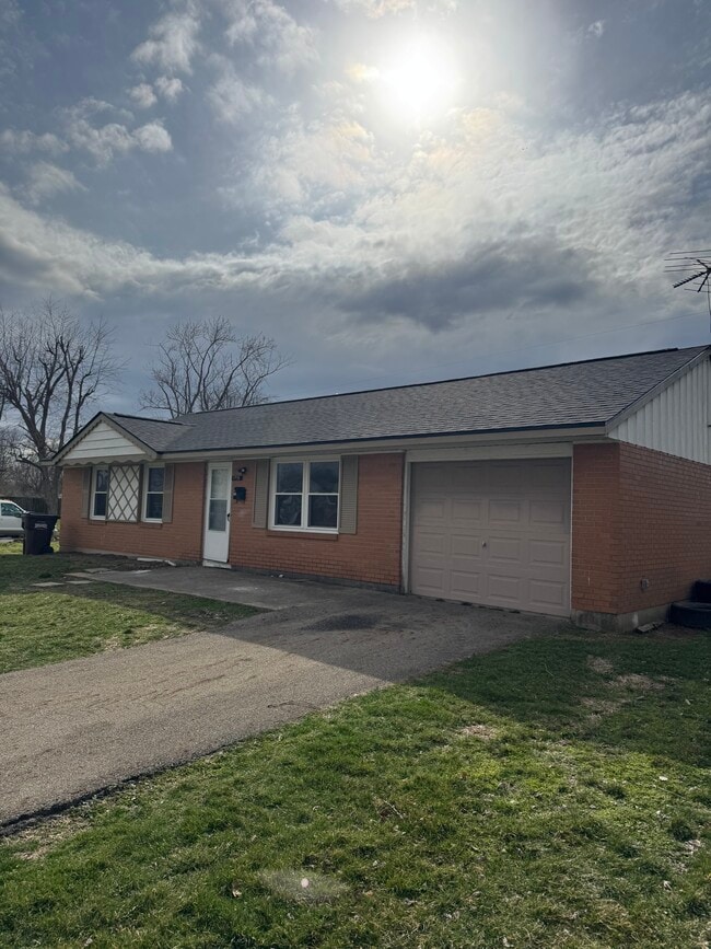 Building Photo - 345 Frayne Dr