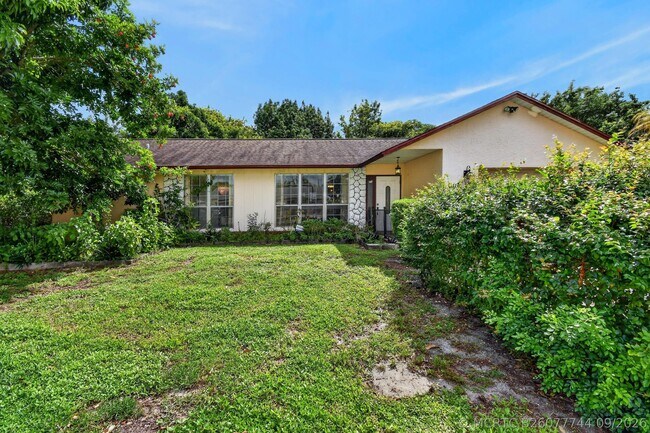 Building Photo - 1102 Westchester Dr E