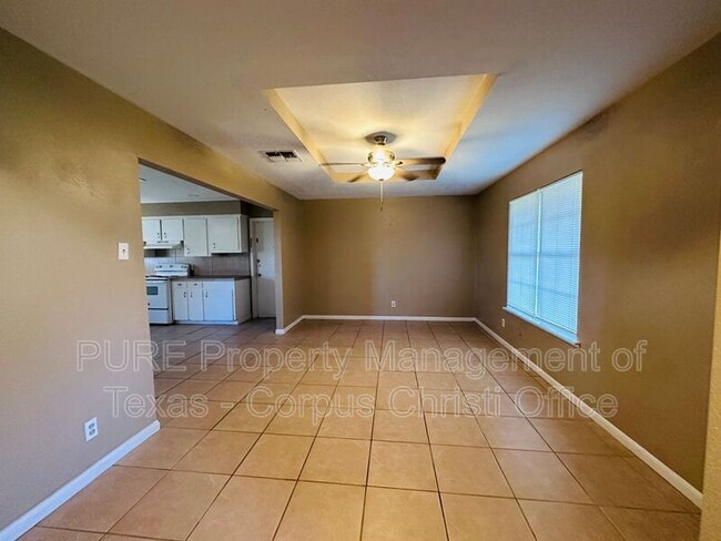 Building Photo - 10609 Kingwood Dr