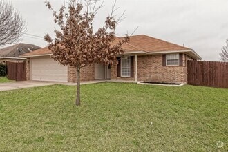 Building Photo - 1103 Concho St