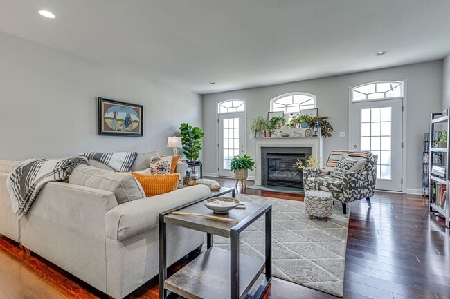 Building Photo - Belmont Bay Beauty! Three level two car ga...