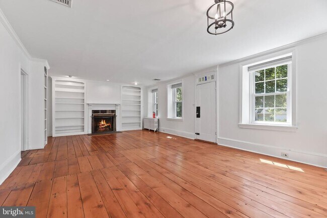 Foto del edificio - 3 Woodbury Rd