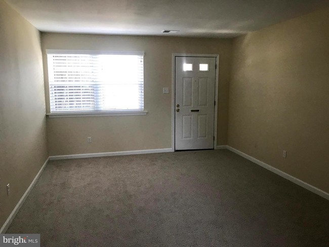 Building Photo - 43 Turtle Creek Dr