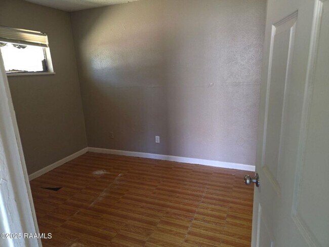 Building Photo - 118 Marigny Cir
