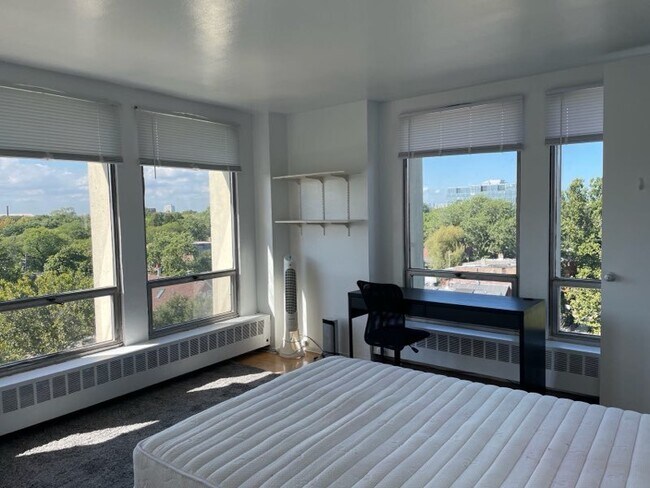 Foto del edificio - 1401 E 55th St